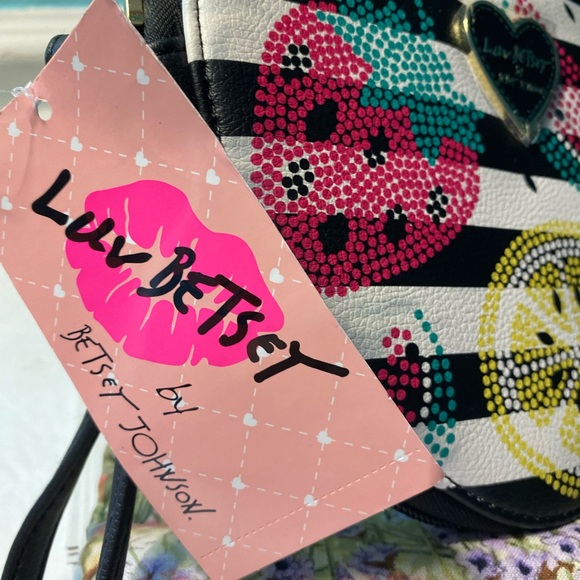 Betsy Johnson Luv Betsy Nwt coin purse - Picture 5 of 6